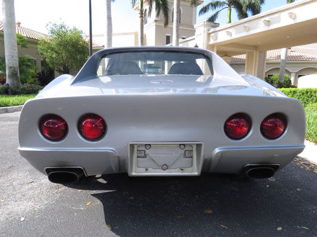 1971 Chevrolet Corvette Coupe, T-Tops - photo 10