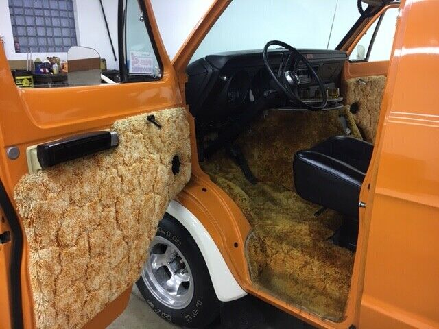 1976 Dodge B200 Van - photo 11