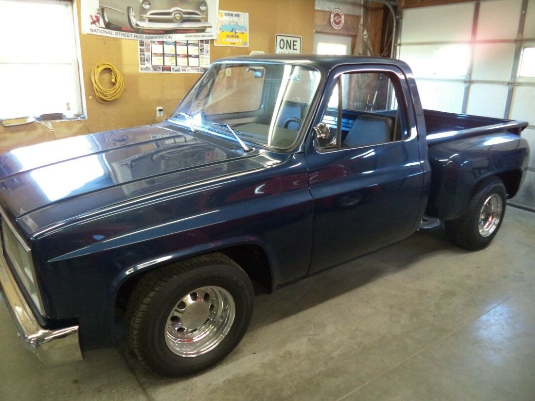 1983 Chevrolet C-10 step side - photo 2