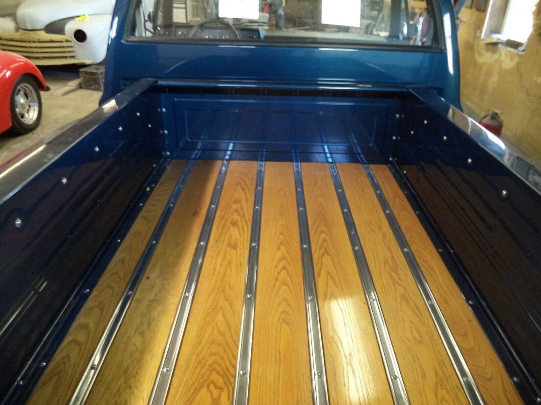1983 Chevrolet C-10 step side - photo 5