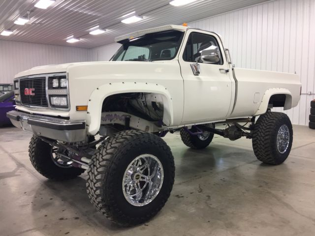 Custom 1985 GMC 4x4 Rebuilt motor and Transmission less than 10 MILES !!! 1985 GMC Custom 4x4