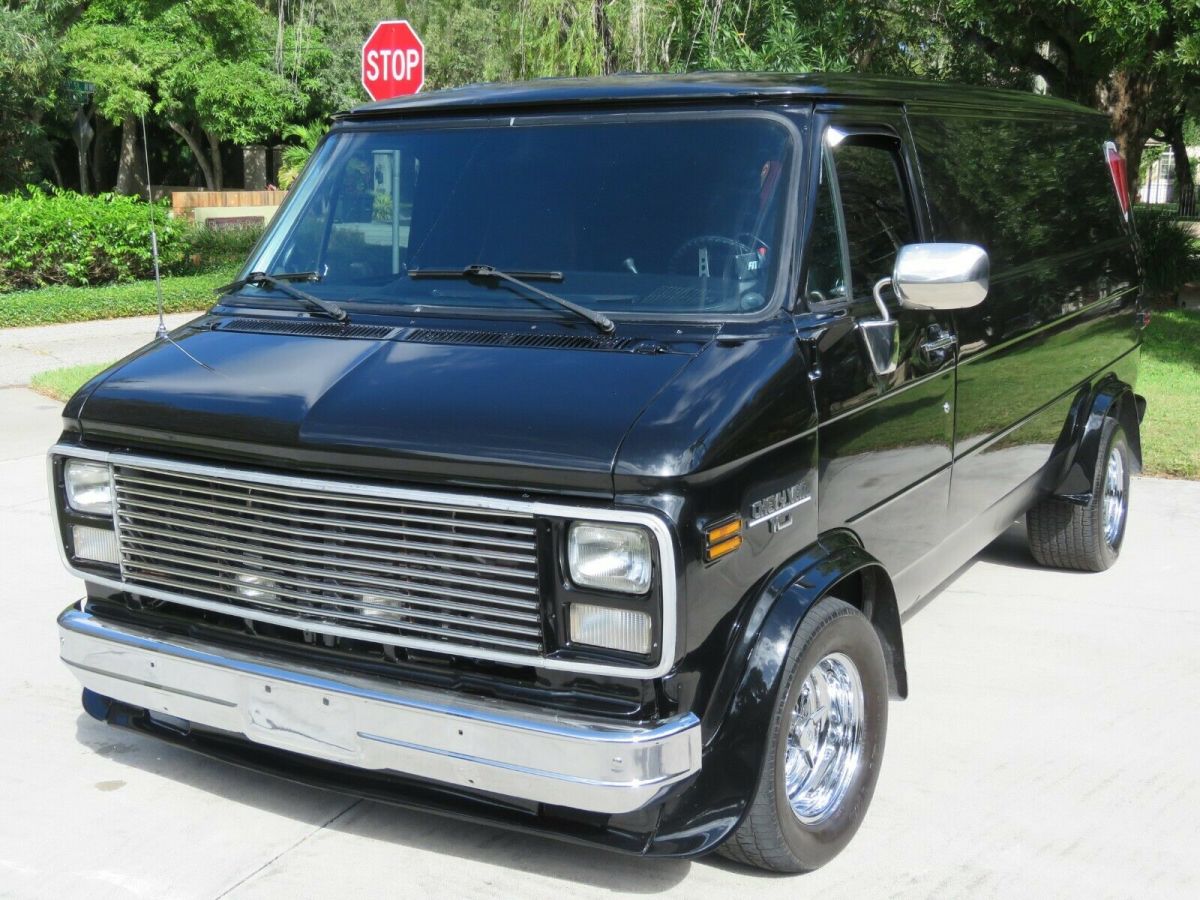 1987 Chevrolet G10 Van - photo 2