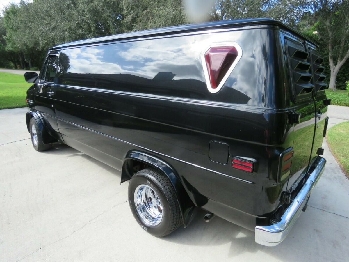 1987 Chevrolet G10 Van - photo 8