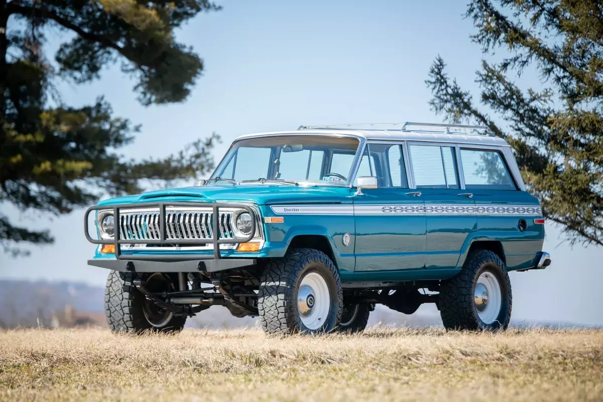 Custom 1987 Jeep Grand Wagoneer 1987 Jeep Grand Wagoneer