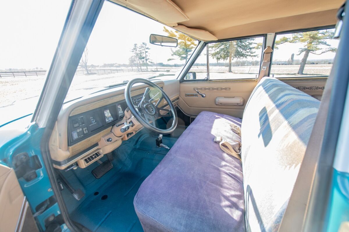 1987 Jeep Grand Wagoneer - photo 12