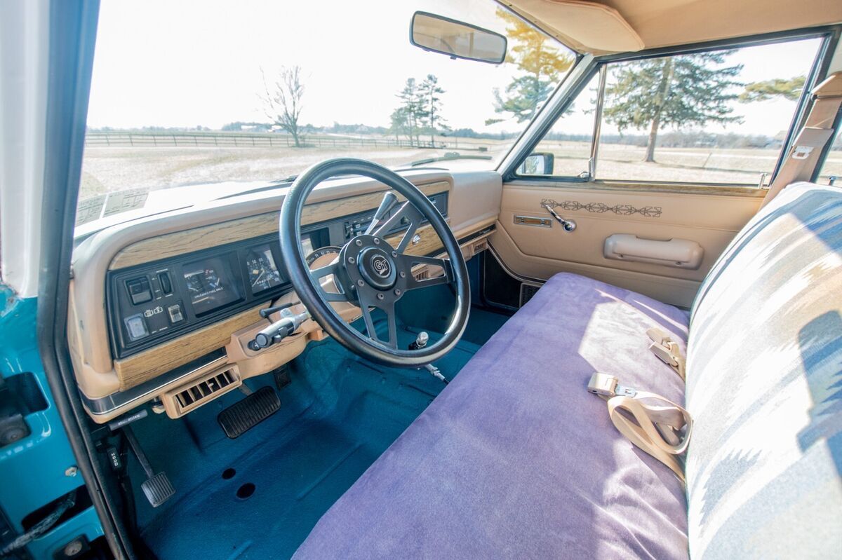1987 Jeep Grand Wagoneer - photo 13