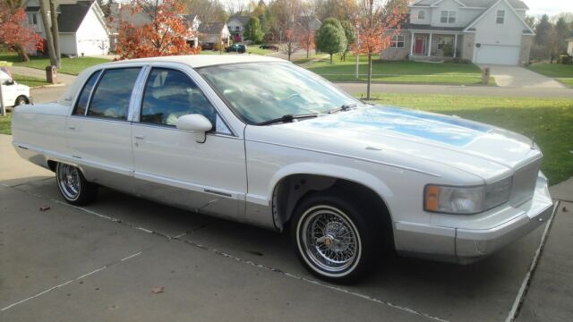 1993 Cadillac Fleetwood BROUGHAM - photo 10