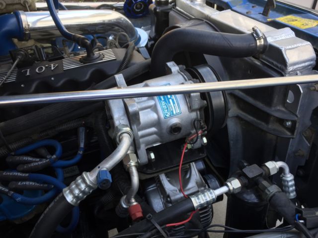 1993 Jeep Wrangler Base Sport Utility 2-Door - photo 4