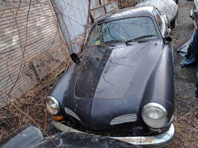 Custom 2 litre engine with 2 x 48 ida Weber Carbs 1973 Volkswagen Karmann Ghia