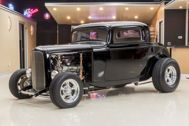 Custom 3-Window Coupe! Fiberglass Body, 350ci V8 Crate Engine, Automatic, Disc 1932 Ford 3-Window