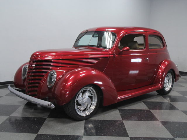 CUSTOM, 350 V8, 700R4 W/ OD, A/C, PWR STEER/FRONT DISC, FRNT SUSP, FORD 9", FUN! 1938 Ford Tudor Sedan Humpback