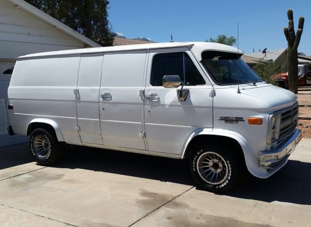1991 Chevrolet G20 Van Rust Free 70s style Custom - photo 3