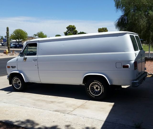 1991 Chevrolet G20 Van Rust Free 70s style Custom - photo 5