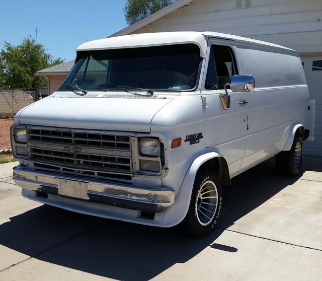 1991 Chevrolet G20 Van Rust Free 70s style Custom - photo 7