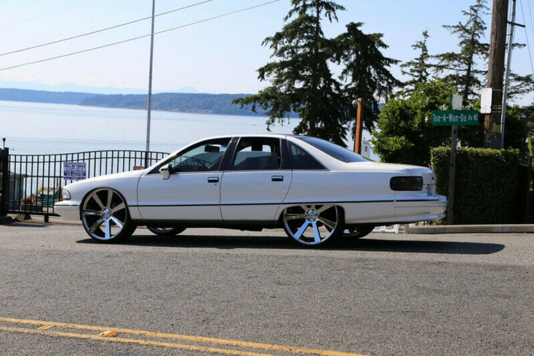 1992 Chevrolet Caprice Beautiful Mint Condition Toy - photo 3