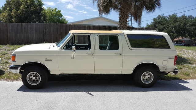 1989 Ford Bronco 4-door - photo 2
