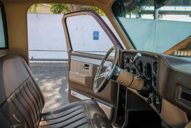 1983 Chevrolet C-10 FULLY LOADED TRUCK - photo 3