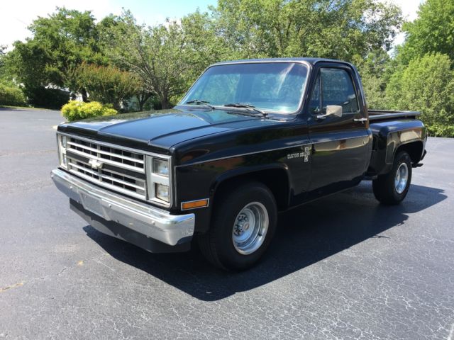 1985 Chevrolet C-10 Custom Cab Step Side Short Bed - photo 2
