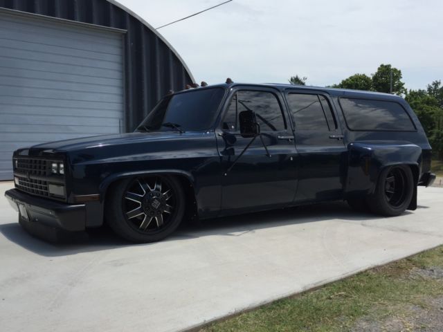 Custom Chevy Suburban Dually Air Suspension Show Truck SUV (Squarebody, C10 K5) 1985 Chevrolet Suburban