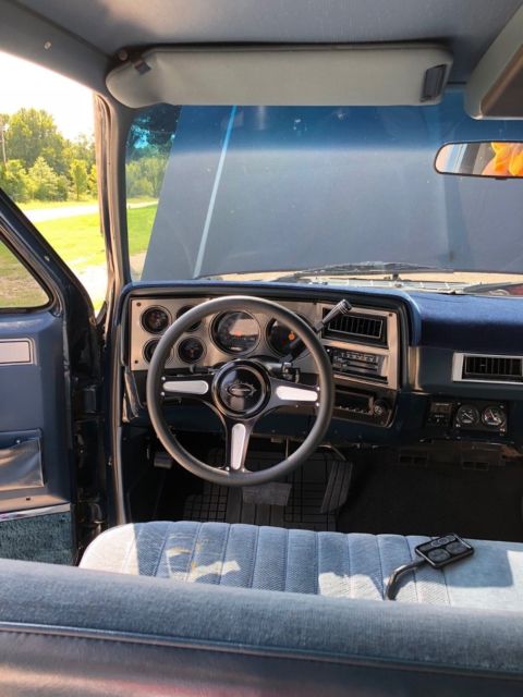 1985 Chevrolet Suburban - photo 7