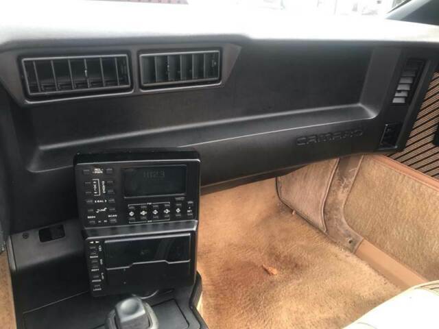 1984 Chevrolet Camaro Berlinetta 2dr Hatchback - photo 13