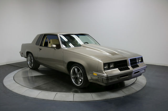 Custom Cutlass Street Machine - LS1 - Pro Charger - 500rwhp - Custom Interior 1981 Oldsmobile Cutlass Supreme