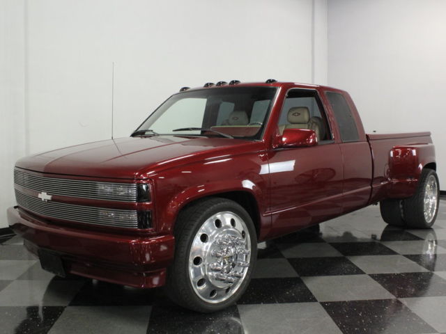 CUSTOM DUALLY W/ FANTASTIC PAINT & INTERIOR, 24" ALCOA WHEELS, RIDES REAL SMOOTH 1990 Chevrolet C/K Pickup 3500