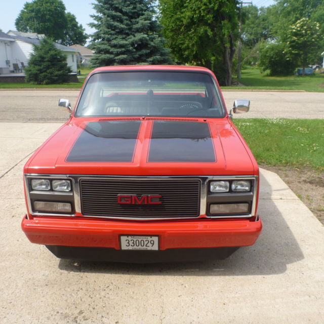 Custom Frame Off Restoration 1984 GMC High Sierra 1500 Shortbox Lowered 4inches 1984 GMC Sierra 1500
