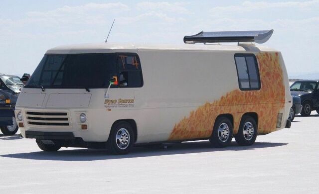 1974 GMC Transmode Custom with flames and wing - photo 7