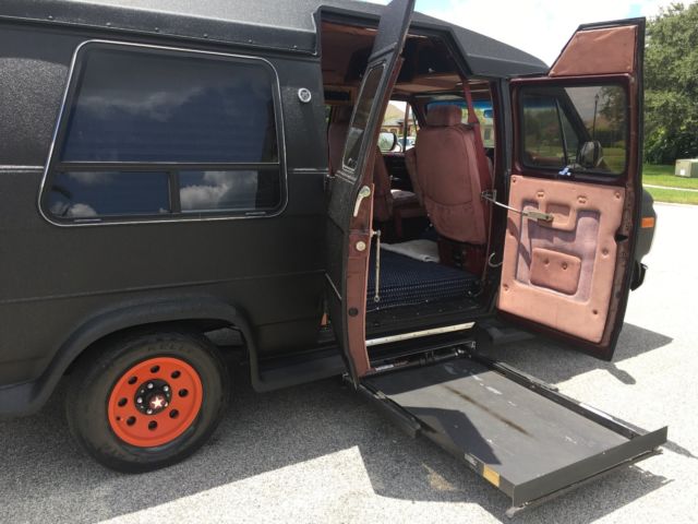 1992 Chevrolet G20 Van Custom Line-X Paint - photo 2