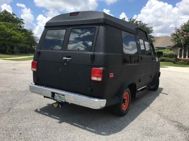 1992 Chevrolet G20 Van Custom Line-X Paint - photo 3