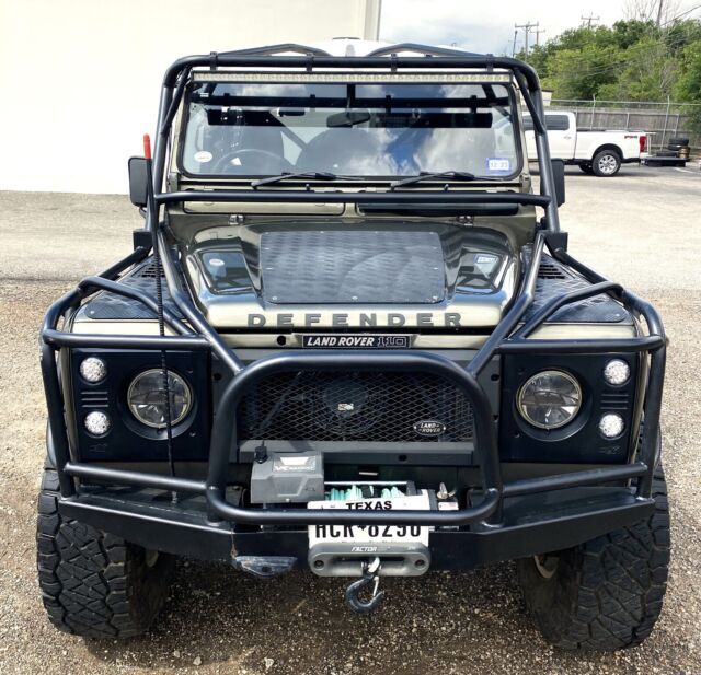 Custom Land Rover Defender 110 Pickup Upgraded 330 TDI (Turbo Diesel Engine) 1980 Land Rover Defender