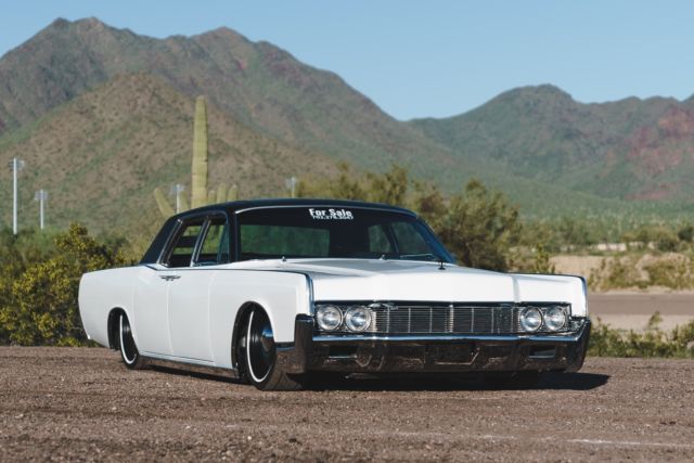 Custom Lincoln air ride on 22s, nice paint, nice upholstery, former SEMA car 1967 Lincoln Continental