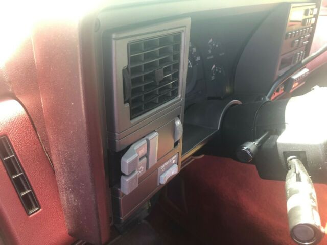 1990 GMC Sierra 1500 SLE Low miles. 40+ pics & video. - photo 12