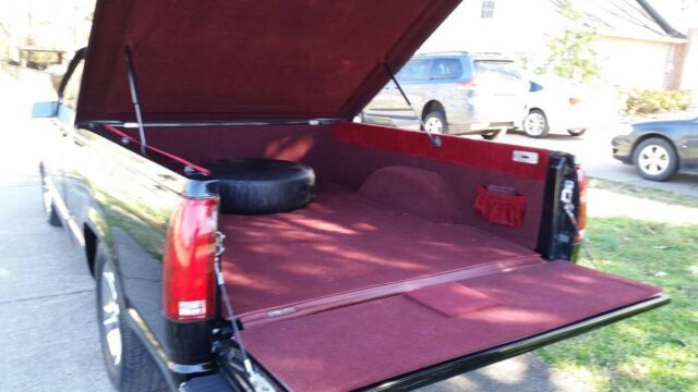 1990 GMC Sierra 1500 SLE Low miles. 40+ pics & video. - photo 2