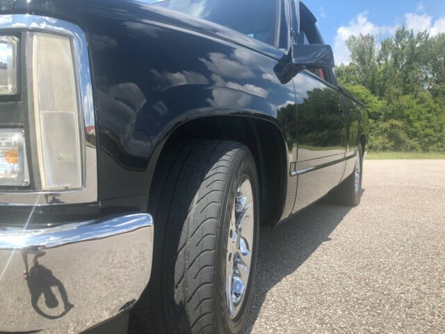 1990 GMC Sierra 1500 SLE Low miles. 40+ pics & video. - photo 7