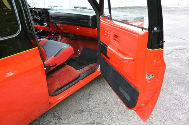 1990 Chevrolet Suburban - photo 7