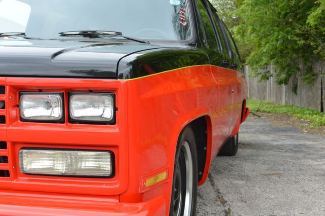 1990 Chevrolet Suburban - photo 11