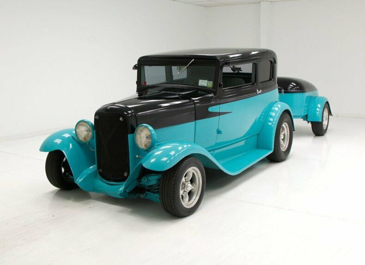 Custom Trailer And Car/Two Tone Paint/350ci V8 3-Speed Auto/Custom Interior 1930 Ford Vicky