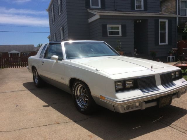 1985 Oldsmobile Cutlass Salon 442 - photo 3