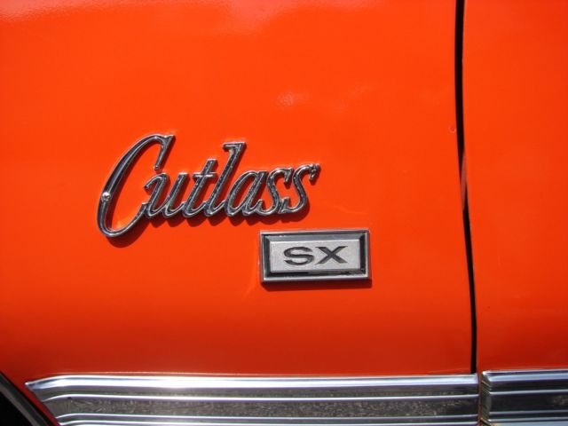 1970 Oldsmobile Cutlass SX - photo 3