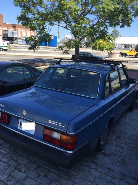 Daily Driver Restored 1989 Volvo 240 Blue 1989 Volvo 240 DL