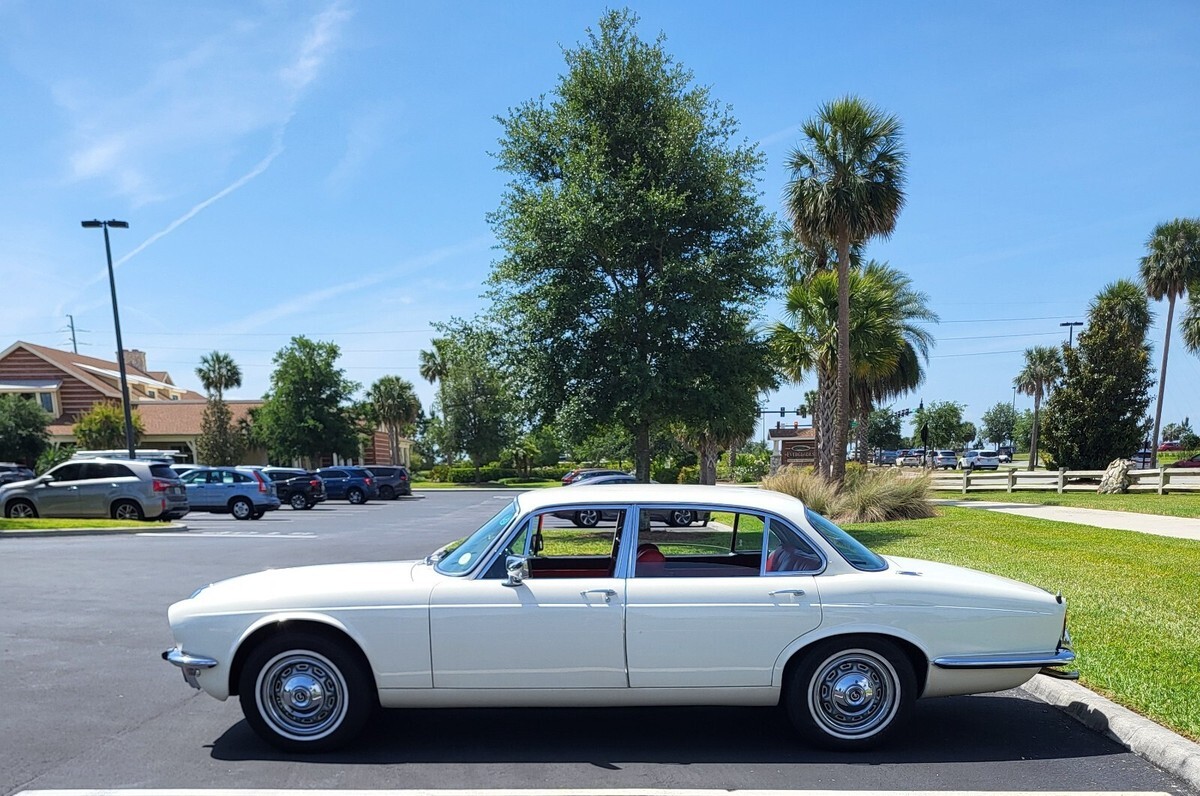 1975 Jaguar XJ - photo 5