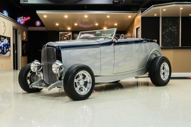 Dearborn Deuce w/ Top! GM Crate 350ci V8, 700R4 Automatic, Heidts, PS, PB, A/C 1932 Ford Roadster Downs Dearborn Deuce