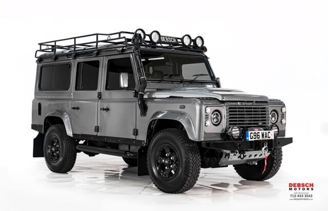 DEBSCH Motors Defender 110 , Frame Off Restoration, Air-Condition 1989 Land Rover Defender
