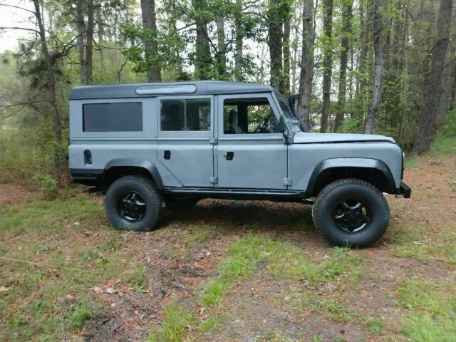 Defender 110 - Removable doors, Automatic transmission with 3.9L RV8 1986 Land Rover Defender 110