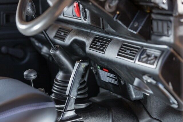 1993 Land Rover Defender Leather - photo 4