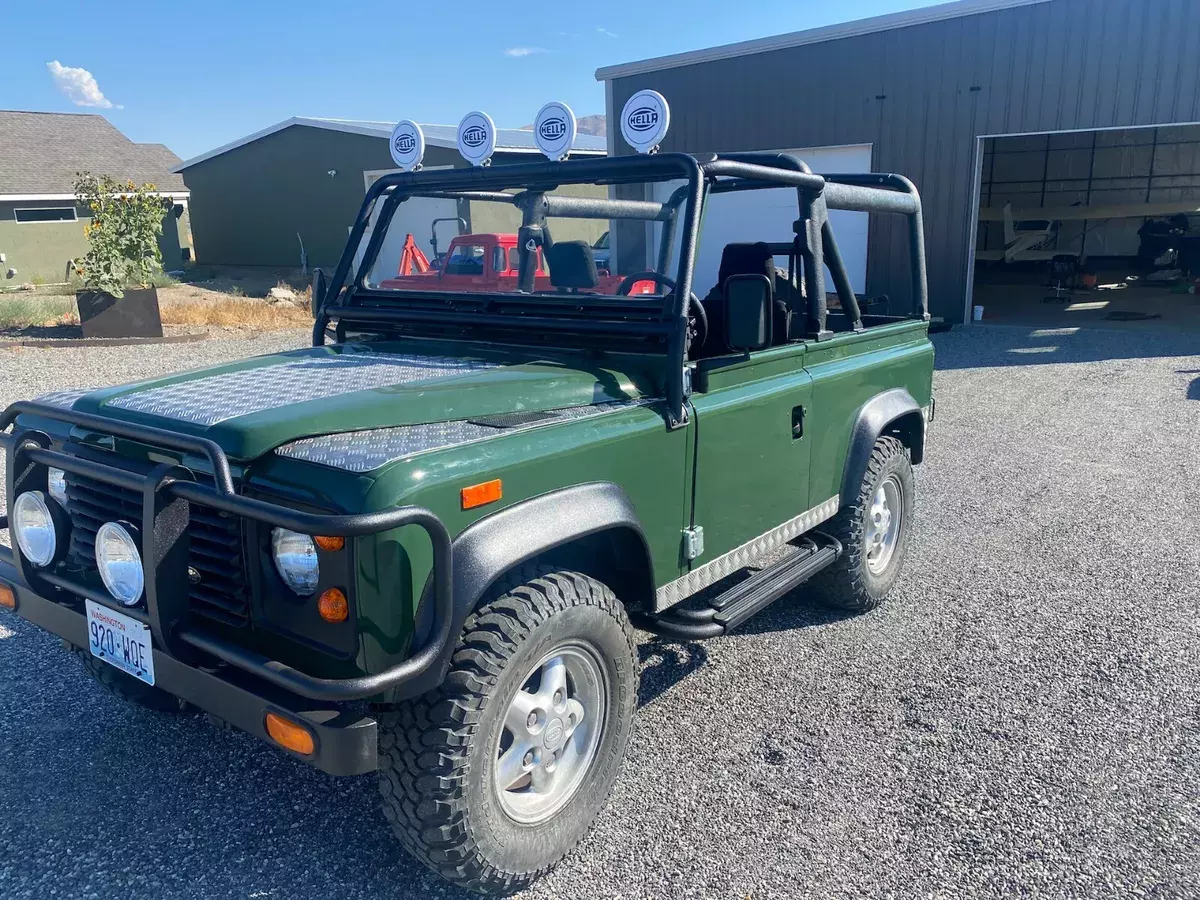 Defender 90 NAS (Badge # 412) 1994 Land Rover Defender