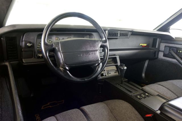 1992 Chevrolet Camaro 1992 Camaro RS * ONLY 18k MILES * V8 * AUTOMATIC - photo 9