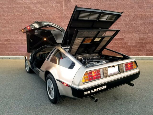 1981 DeLorean DMC 12 coupe - photo 11